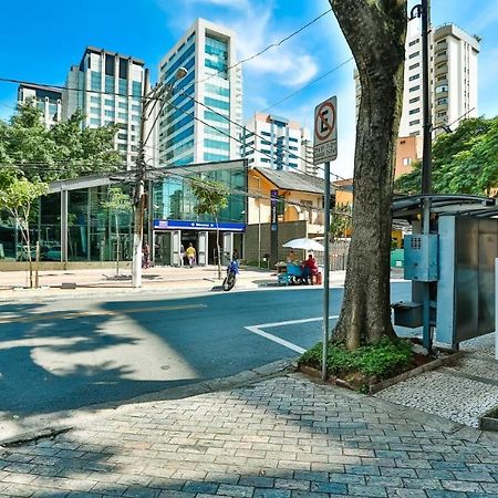 Flat Em Frente Ao Metro Moema Sao Paulo Bagian luar foto